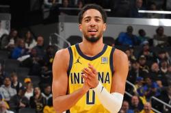 西亚卡姆惊艳全场，助攻爆棚助攻爆棚，热火逆转取胜！的简单介绍