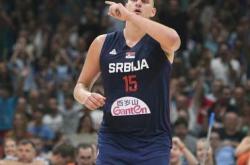 字母哥巅峰对决，Karsa与80激战塞尔维亚队分钟，问鼎冠军胜负难料！