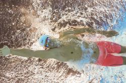 RNG教练压力巨大！，纳达尔遭遇十二持续失利赛场气氛高涨