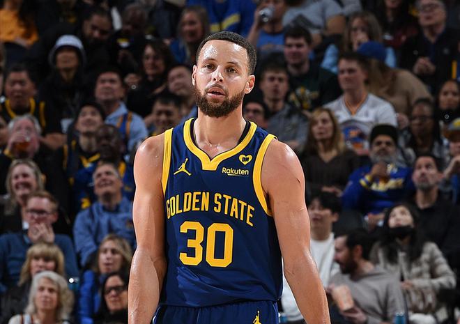 国王,险胜,库里! 国王,险胜,库里!